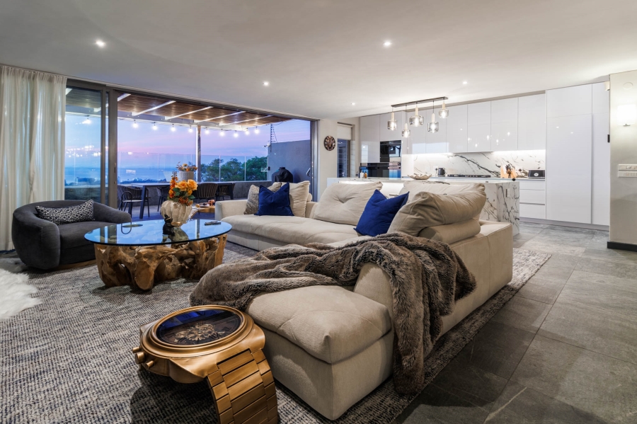 4 Bedroom Property for Sale in Green Point Western Cape